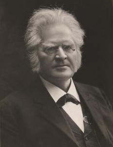 The famous norwegian author Bjørnstjerne Bjørnson was a strong advocate for freedom of speech and the right to be anonymous. Public domain / the National Library of Norway. Ca 1903